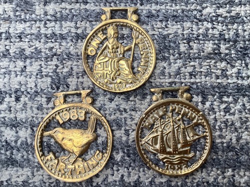 Horse brass coins - 3,